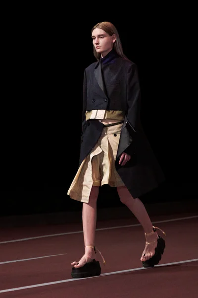 Look 11
